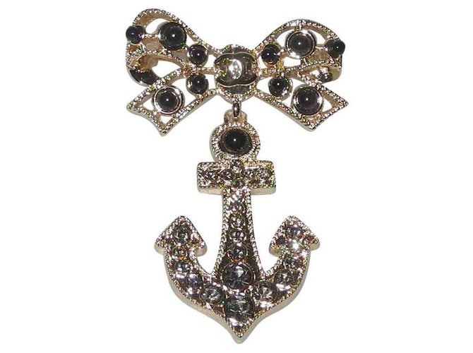 Chanel Superb Brooch "Anchor" Pre-Fall / Winter Collection 2018 Black Golden Metal  ref.120759