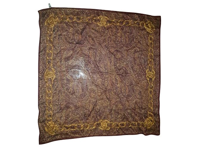 Sublime Silk Square Chanel Bordò 