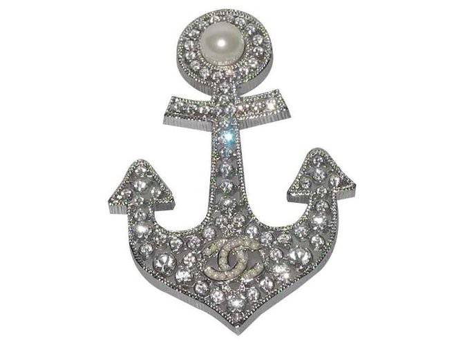 Chanel pin "anchor" Pre-Fall / Winter Collection 2018 Sublime Silvery Metal Pearl  ref.120789
