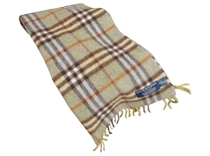 Burberry scarf in pure cashmere Green  ref.120811
