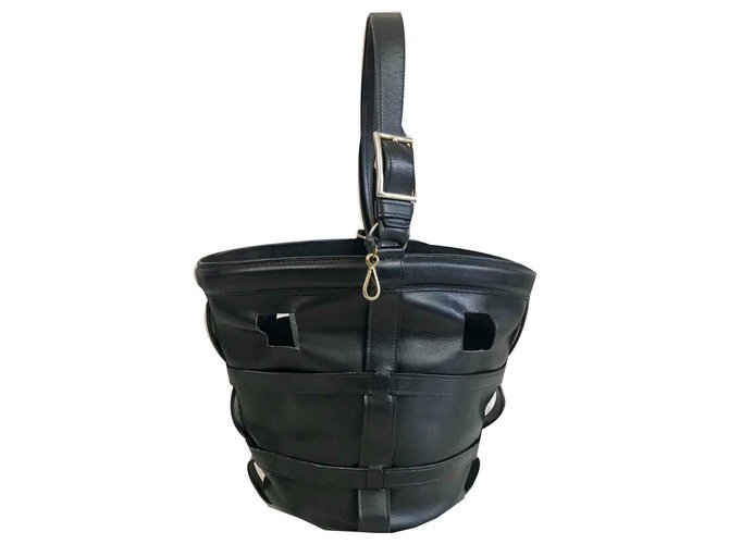 Hermès Mangeoire Bag Black Leather  ref.120968