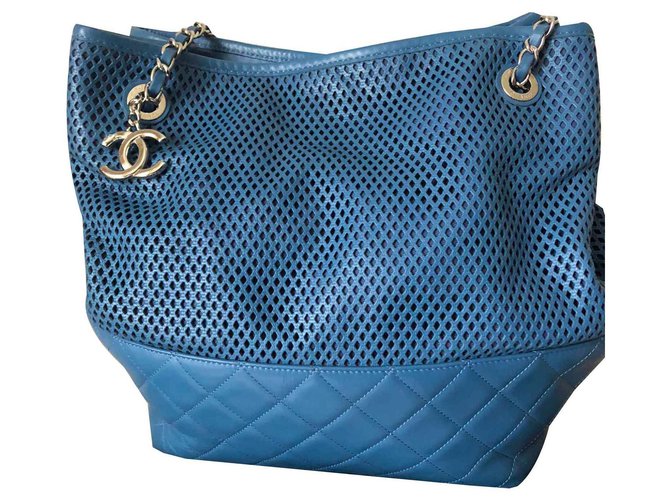 Chanel Bolsas Azul Couro  ref.121095
