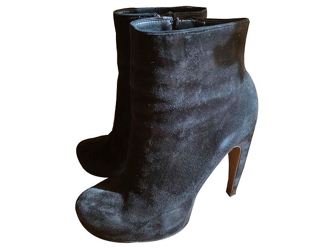 Botines Calvin Klein de ante negro