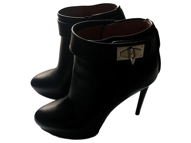 Givenchy Shark Stiefeletten Leder Schwarz 35