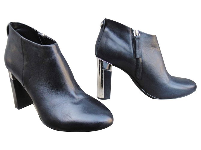 low boots Max & Co Black Leather  ref.121614