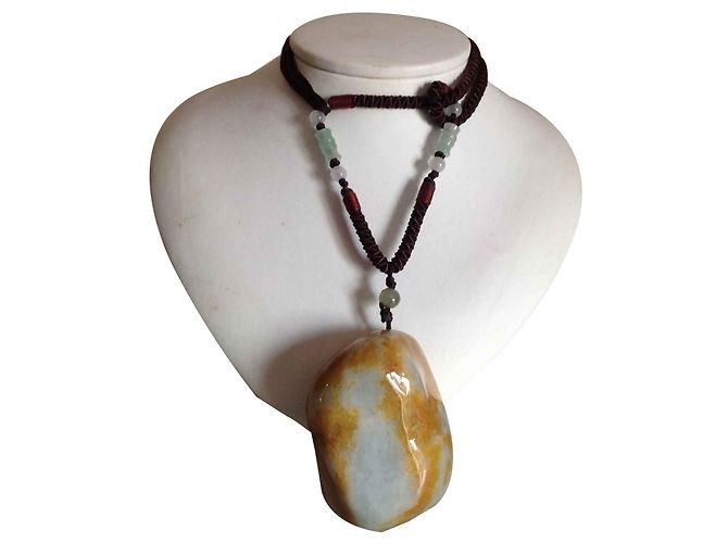 Autre Marque Jade Buddha Anhänger mit Halskette hellgrün
