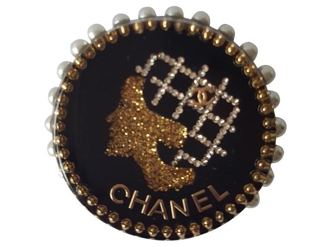 Chanel Broschen Schwarz Silber Weiß Golden  ref.121679