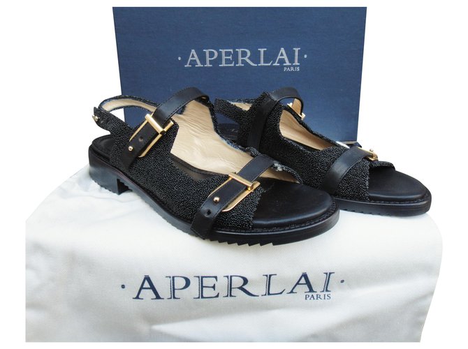 novas sandálias Aperlai, Em caixa Preto Couro  ref.121697