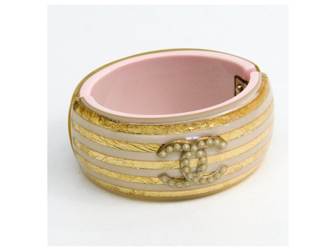 Chanel ouro esmalte pulseira Branco Dourado  ref.121990
