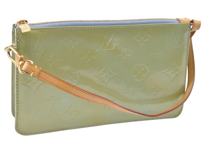 louis vuitton pale blue patent lexington pochette 395 euros