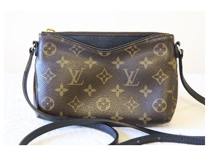 Pallas Louis Vuitton Uniformes de Palas Marrom