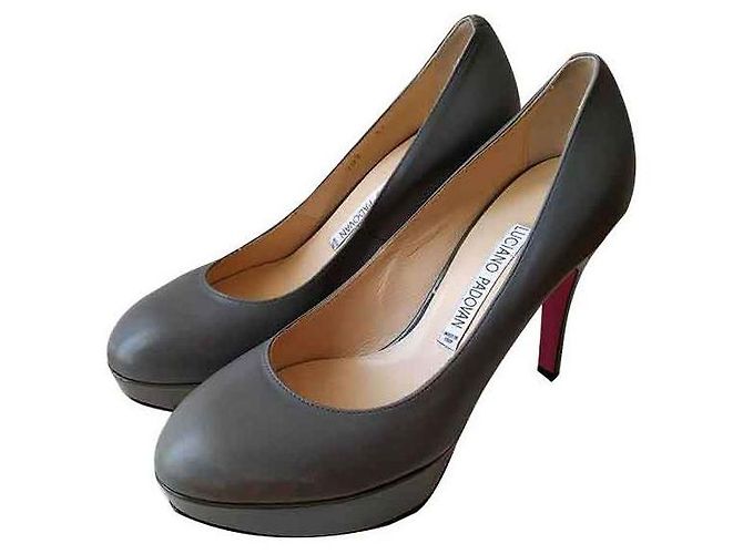 Luciano Padovan Leder Pumps Grau