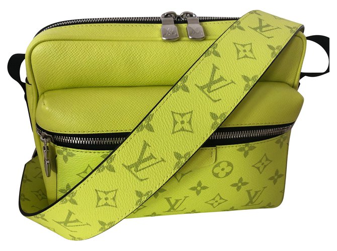 Louis Vuitton Bags Briefcases Yellow Leather ref.122941 - Joli Closet