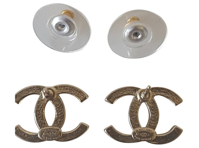 Novos brincos Chanel Dourado Metal  ref.122987