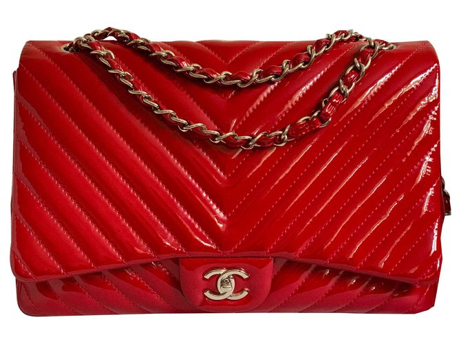 Timeless Chanel Maxi chevron rosso Pelle verniciata  ref.123147