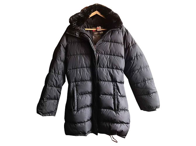 Casaco acolchoado Prada de nylon preto