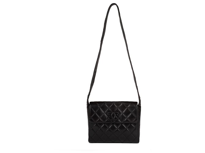 Chanel Handbags Black Leather  ref.123278