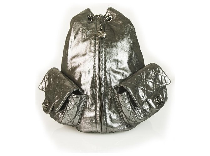 Chanel Dark Silver Gestepptes Lammfell Large "Backpack is Back" Rucksacktasche mint! Silber Leder  ref.123407