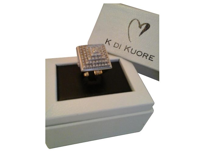 Autre Marque White gold pyramid ring with diamonds Silvery