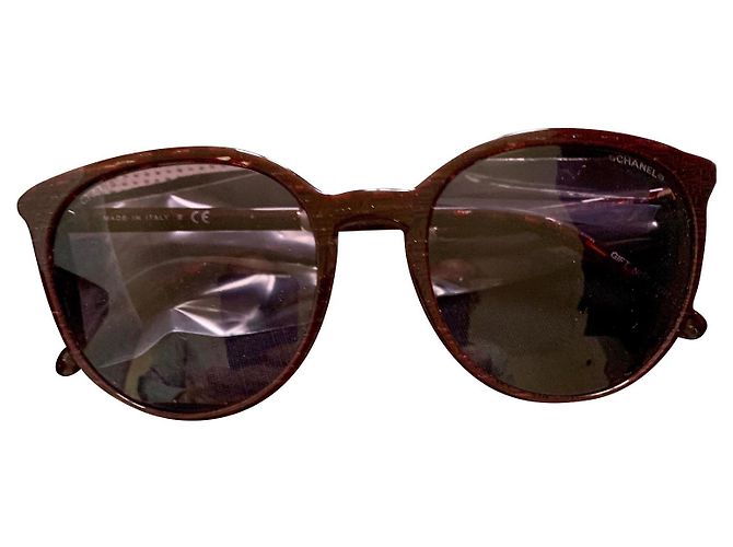 Chanel Lentes de sol Burdeos