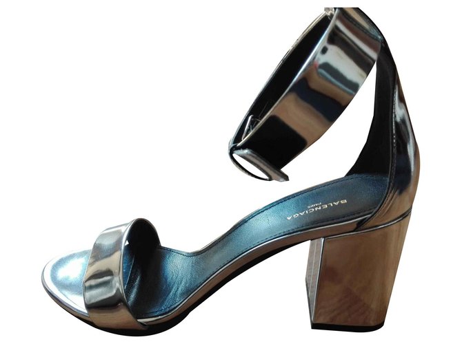 Balenciaga Sandals Silvery Patent leather  ref.123553