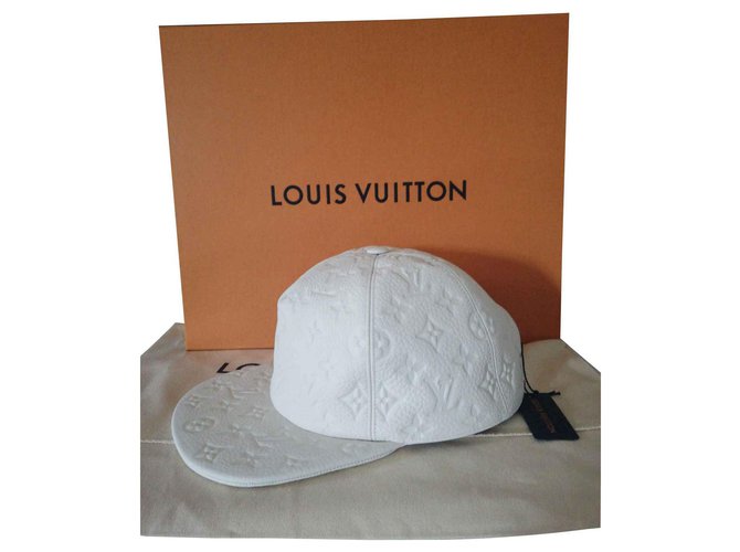 Louis Vuitton Casquette 1.0 cuir embossé monogram - MP2321 White