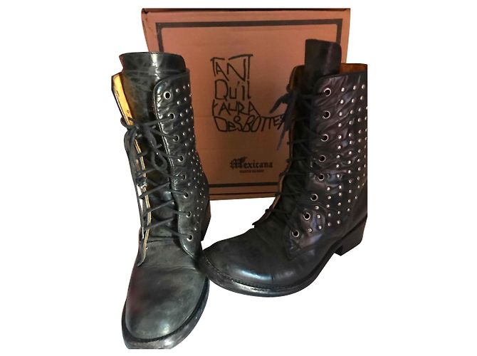 Botas Mexicana Laguna de piel negra con tachuelas de plata Negro