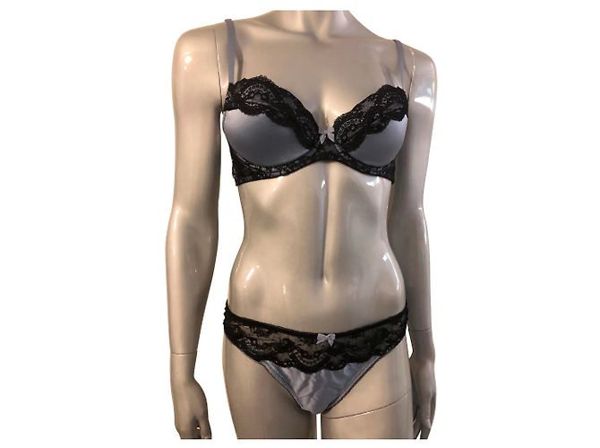 Autre Marque Conjunto de lencería MyLa London de seda y encaje azul