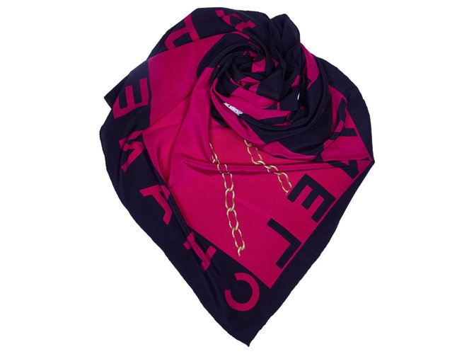 Foulard en soie imprimée rose Chanel Tissu Noir  ref.124420