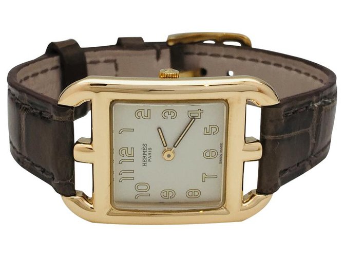 Hermès "Cape Cod" watch in yellow gold on leather. Steel  ref.124762