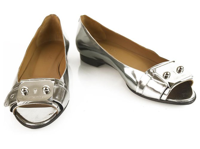 Hermès Silver Leather Hermes Open Flats with palladium plaques Silvery  ref.124786