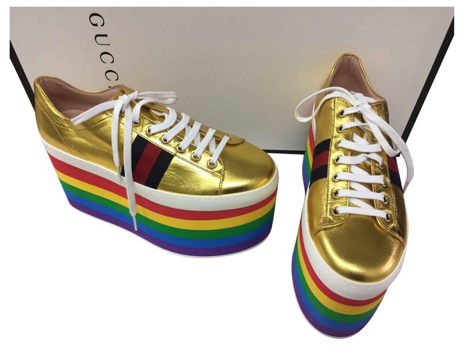 Gucci Peggy sneakers D'oro Pelle  ref.124906