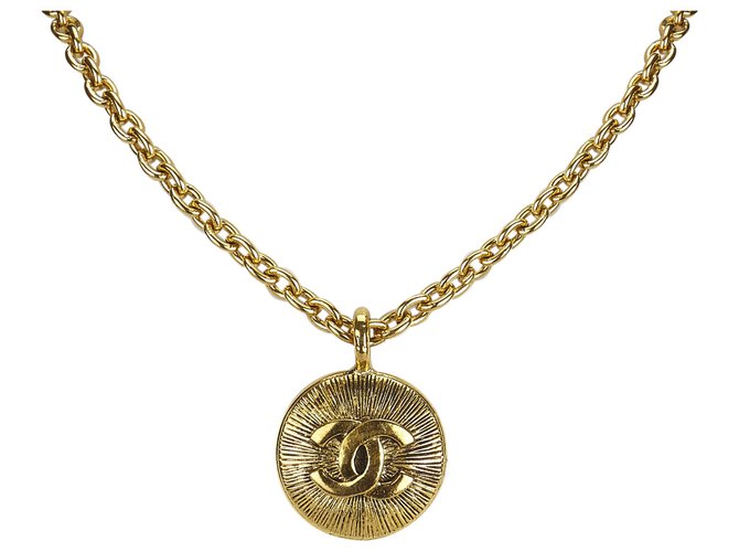 Collar colgante Chanel Gold CC Dorado Metal  ref.125057