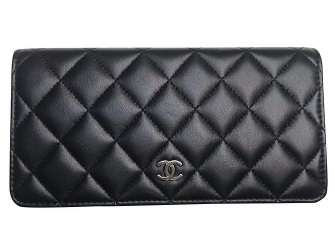 CHANEL CLASSIC LAMB LEATHER CLASSIC PORTFOLIO .NEW !! NEVER SERVED !!!