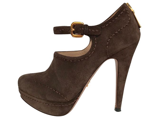 Prada Suede Pumps Taupe