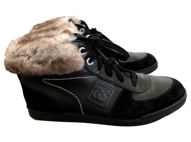 Chanel zapatillas Negro Cuero  ref.125346