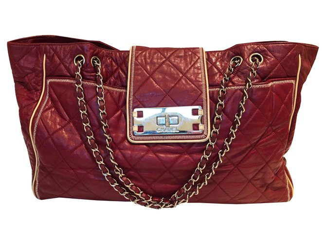 Chanel East West Tote Dark red Leather  ref.125382