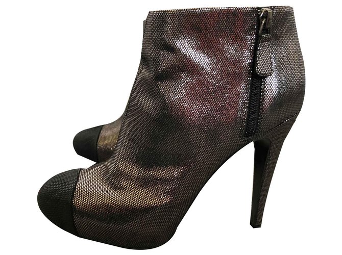 Chanel Ankle Boots Metallic Leather  ref.125389