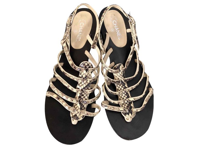 Chanel Gladiator Sandalen Python Hellbraun 