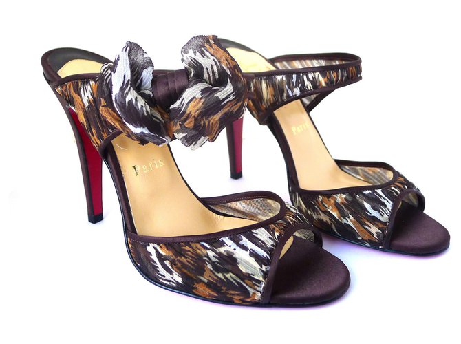 Fräulein Chief Safari Sandalen von Christian Louboutin Mehrfarben Satin  ref.125648