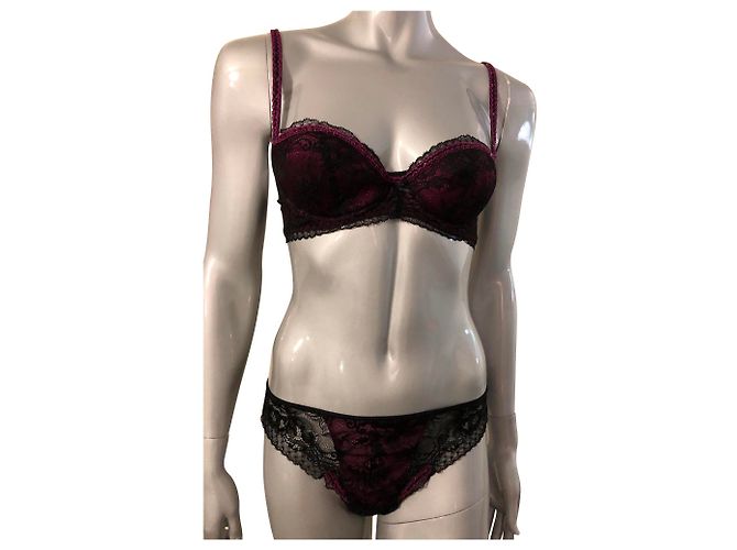 Completo Reggiseno e String Nina Ricci Fucsia e Pizzo Nero 85C Fuschia