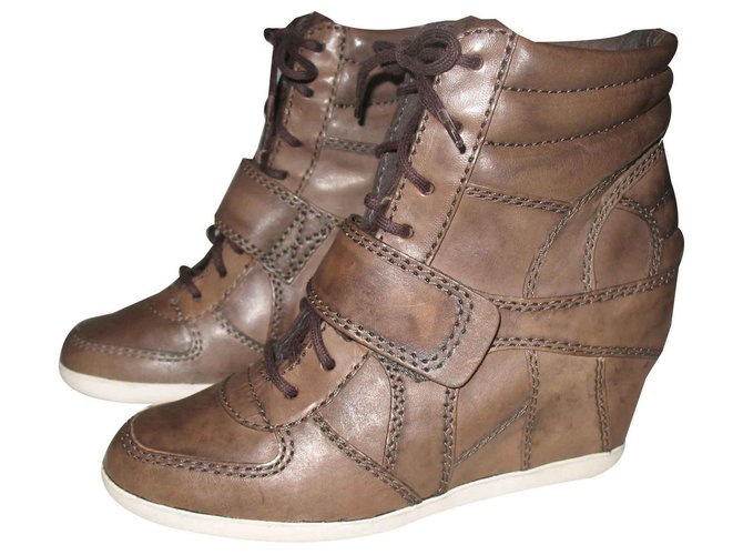 Ash brown leather sneakers  ref.125766