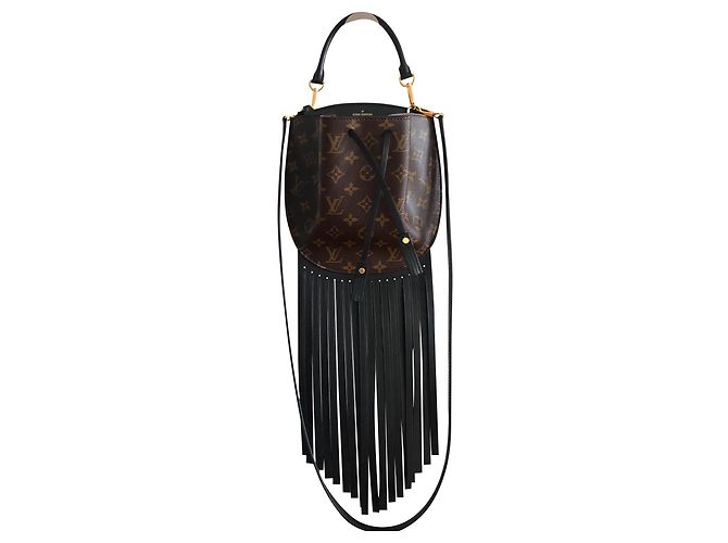 Louis Vuitton con flecos Noe Castaño