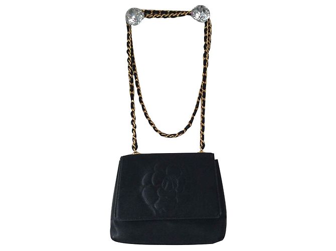 Chanel Camellia Satin Clutch Schwarz