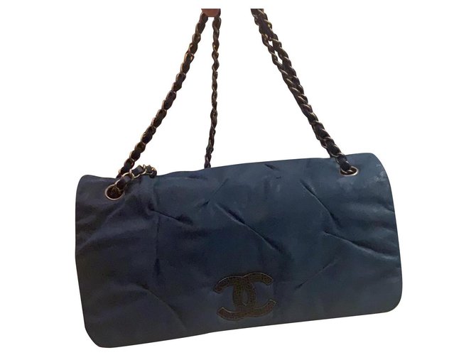 Chanel Handbags Blue Lambskin  ref.126044
