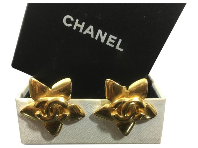 Chanel Boucles d'oreilles Métal Doré  ref.126047