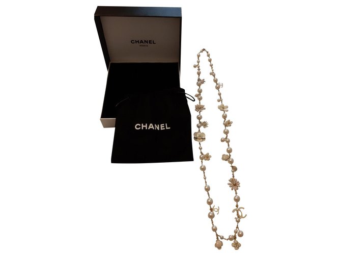 Chanel Colares longos Dourado Metal  ref.126258