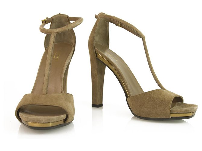 Gucci Tan Suede Leather Heel T-Strap Summer Sandals  size 37 Shoes mint condition Taupe  ref.126605