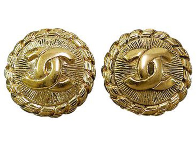 Chanel Clip-On Vintage CC Golden Gelbes Gold  ref.126777