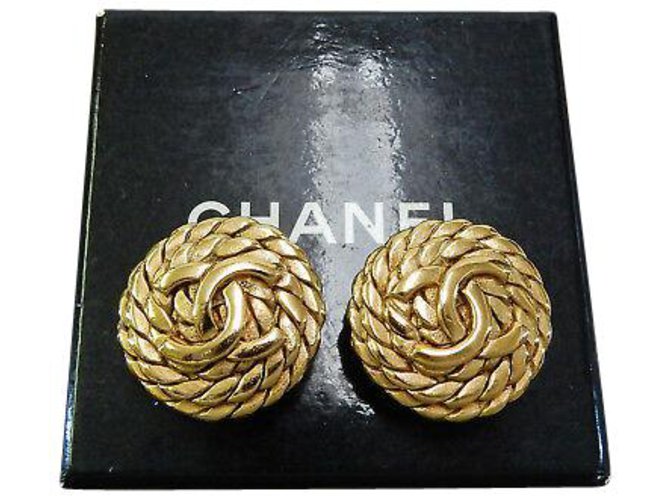 Chanel Clip-on Vintage CC Or jaune Doré  ref.126779